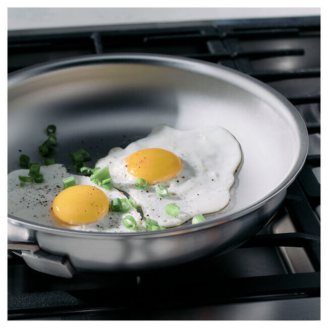 Demeyere Industry 5 Koekenpan – 24 cm – NanoTouch Technologie – 5-Lagenmateriaal – PFAS-vrij - Perfect voor 2 tot 3 personen