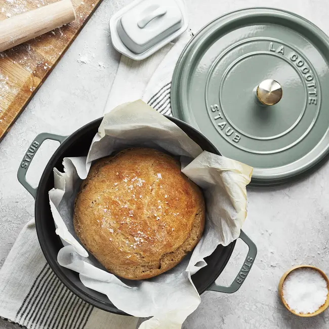 Staub Braadpan Eucalyptus 28 cm Gietijzeren Cocotte, Groene Pan met Deksel en Aroma Regenstructuur voor Malse Gerechten
