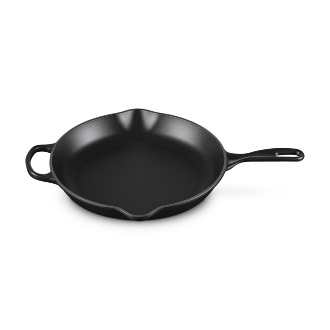 Le Creuset Skillet Signature Mat Zwart 30cm, gietijzeren koekenpan voor alle warmtebronnen