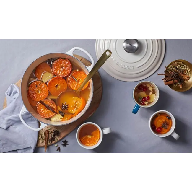 Le Creuset Braadpan Signature Meringue 28cm - 6.7 liter - Gietijzeren Pan voor Slow Cooking, Braden en Stoofgerechten