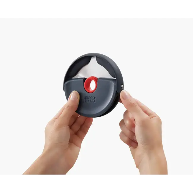 Joseph Joseph Pizzasnijder Disc - Veilig en stijlvol snijden van pizza, bladerdeeg en deegwaren