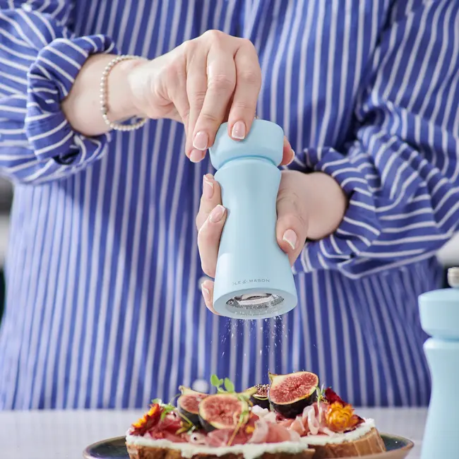 Cole & Mason Peper- of zoutmolen - Keramisch Maalwerk - Kenton Lichtblauw 15 cm