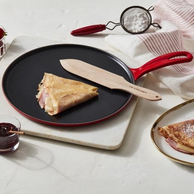 Le Creuset Signature Pannenkoekenpan – 27 cm – Gietijzer – Kersenrood – Inclusief Beslagverdeler