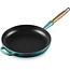Le Creuset Signature Koekenpan – 2.6 liter - 28 cm – Gietijzer – Bleu Riviera – Met Houten Handvat - Met Hulpgreep