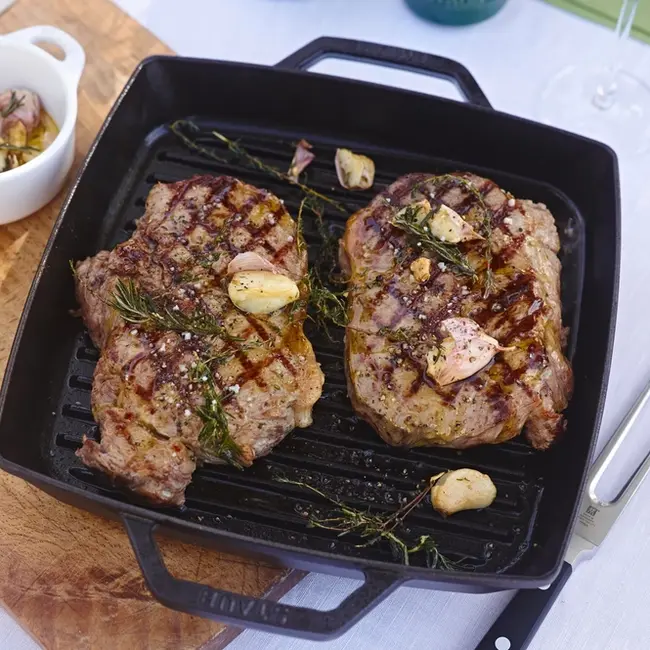 Staub Gietijzeren Grillpan 28 x 28 cm – Vierkant Zwart met Grillribbels