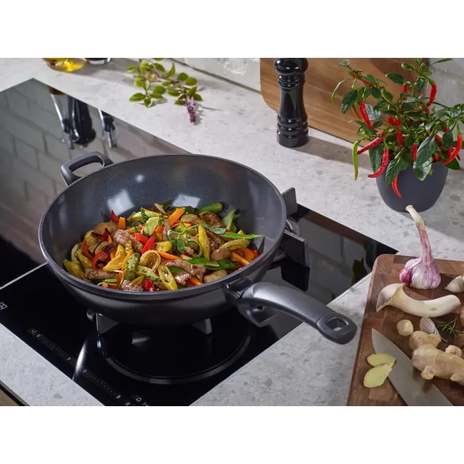 Fissler Ceratal Keramische Wokpan 32 cm – 6L PFAS-Vrije Wok met Tegengreep