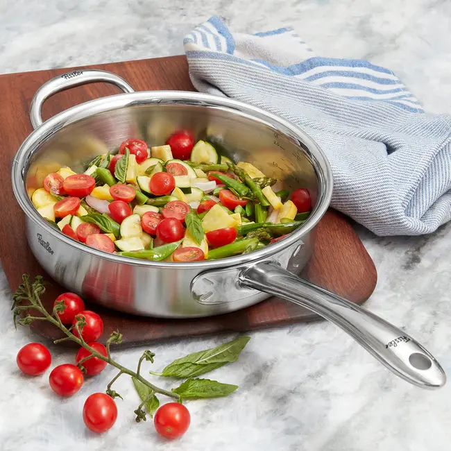 Fissler M5 Pro-Ply Hapjespan 24 cm met RVS Deksel – Met  Tegengreep - Professionele 5-Laags Sautépan