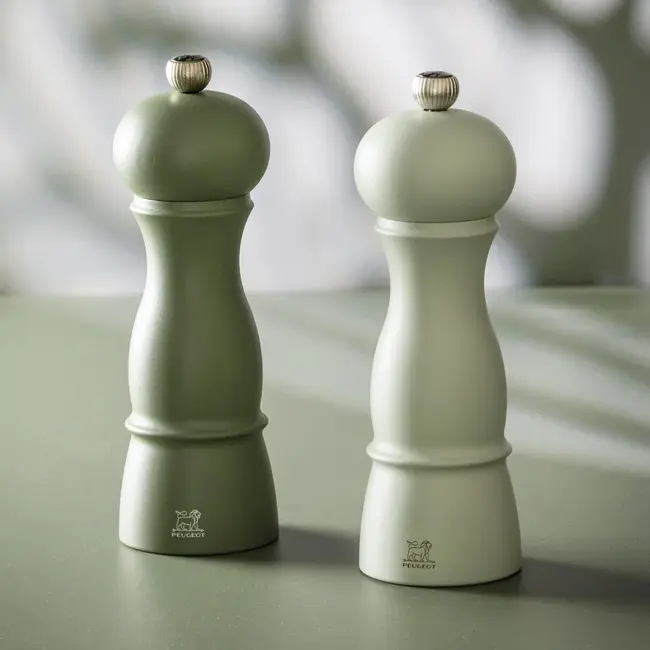 Peugeot Peper- en Zoutmolenset Amboise 18 cm – Varengroen & Saliegroen Duo – Vervaardigd uit hout – Inclusief Siliconen Navultrechter