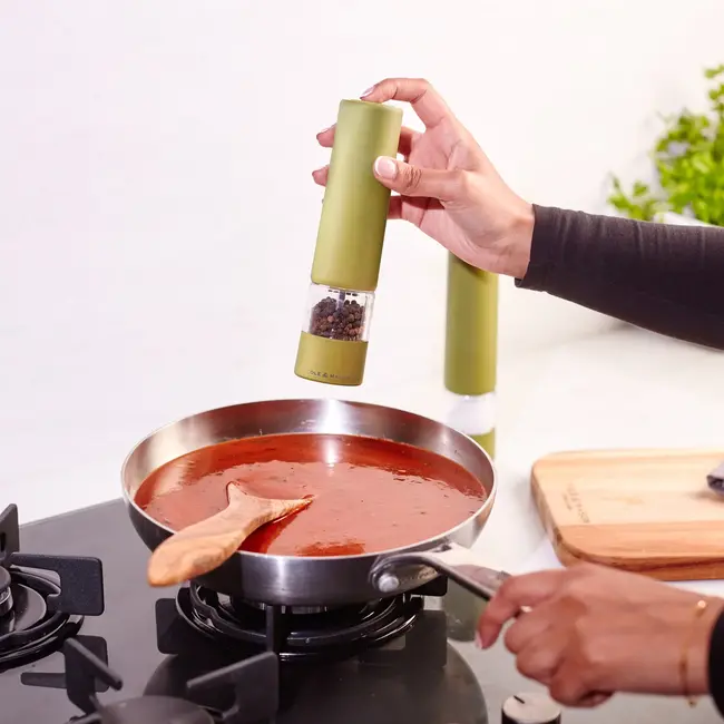 Cole & Mason Elektrische Peper- en Zoutmolenset Brixton - 18,5cm – Olijfgroen - Oplaadbaar
