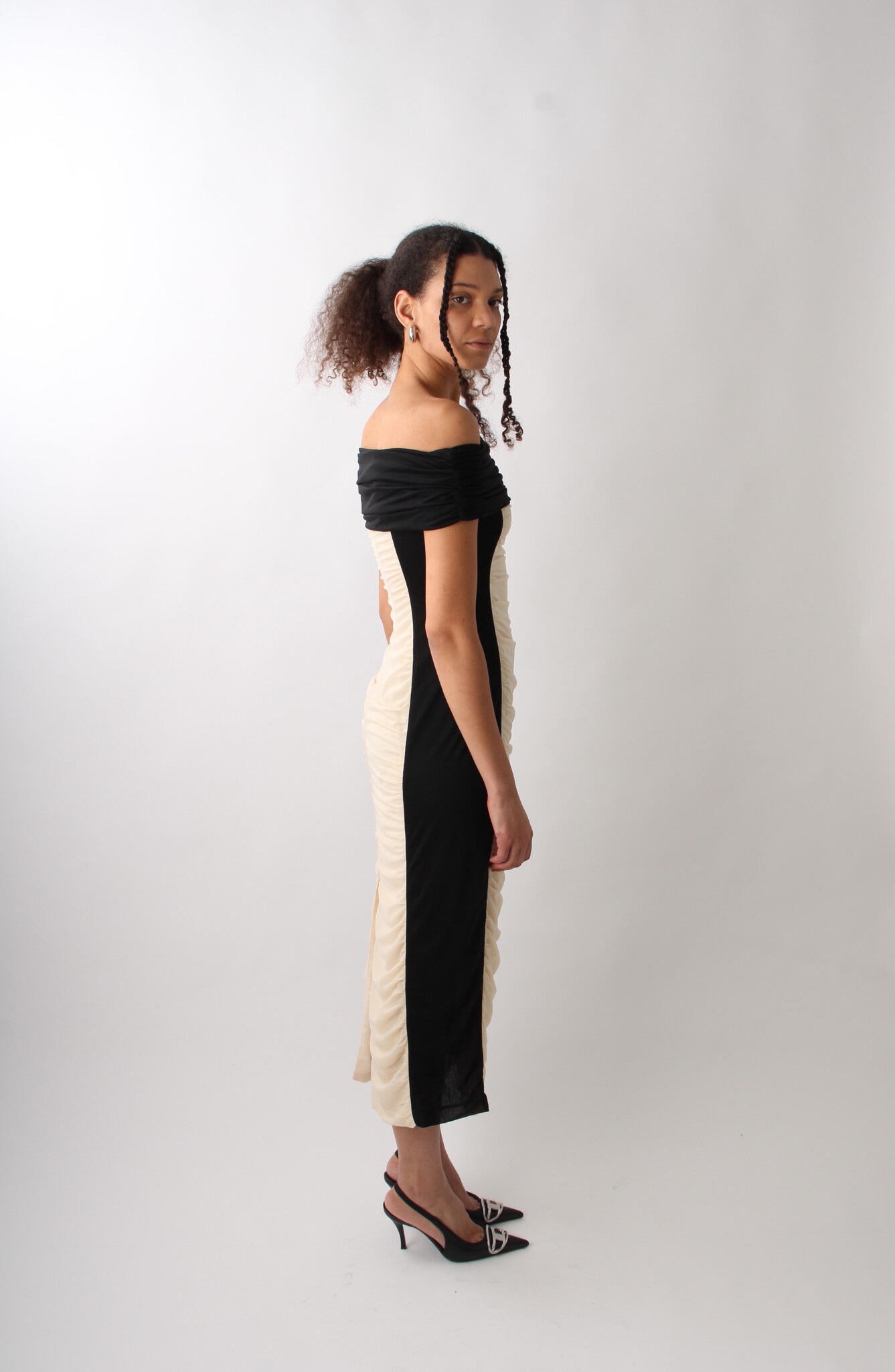 Rotate Ruched Off Shoulder Jurk