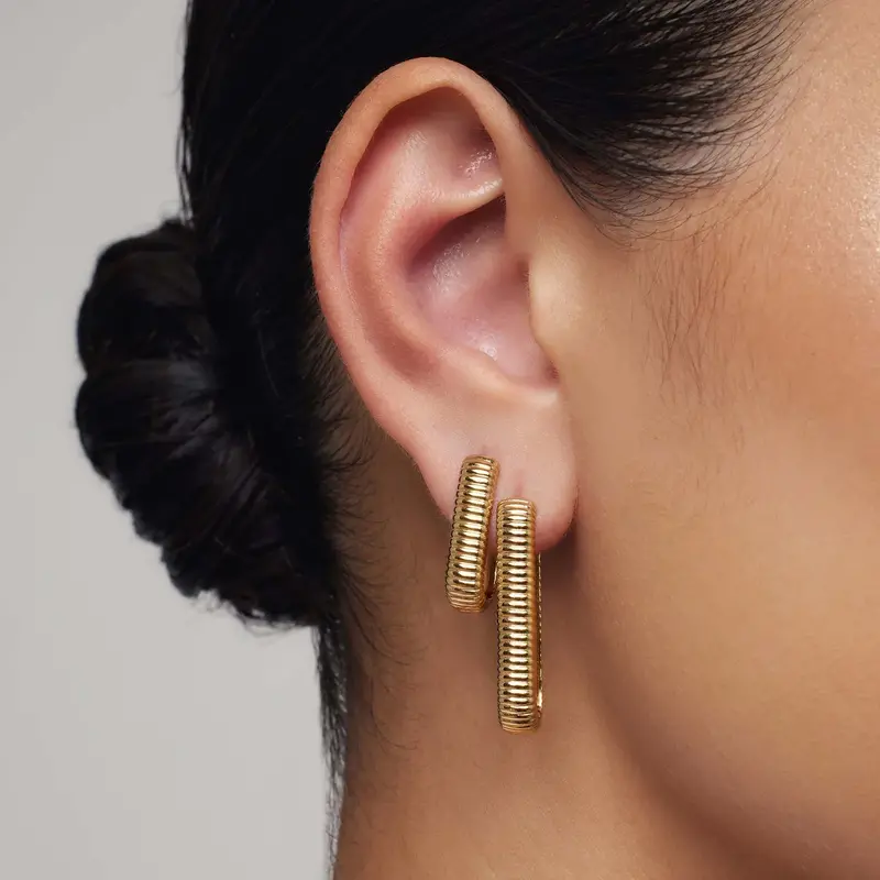 Nilu Large Ribbed Icon Hoops