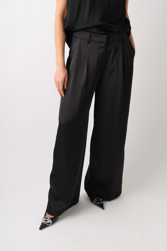 Remain Wide Pleat Pants