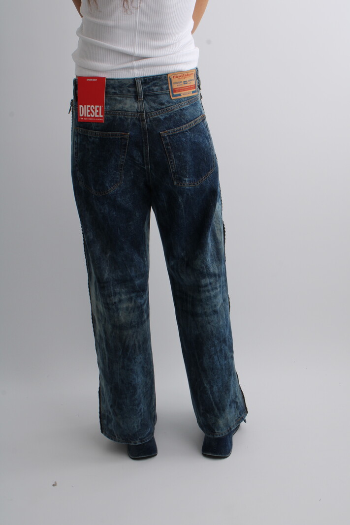 DIESEL RUNWAY D-RISE-ZIP-FSE Jeans