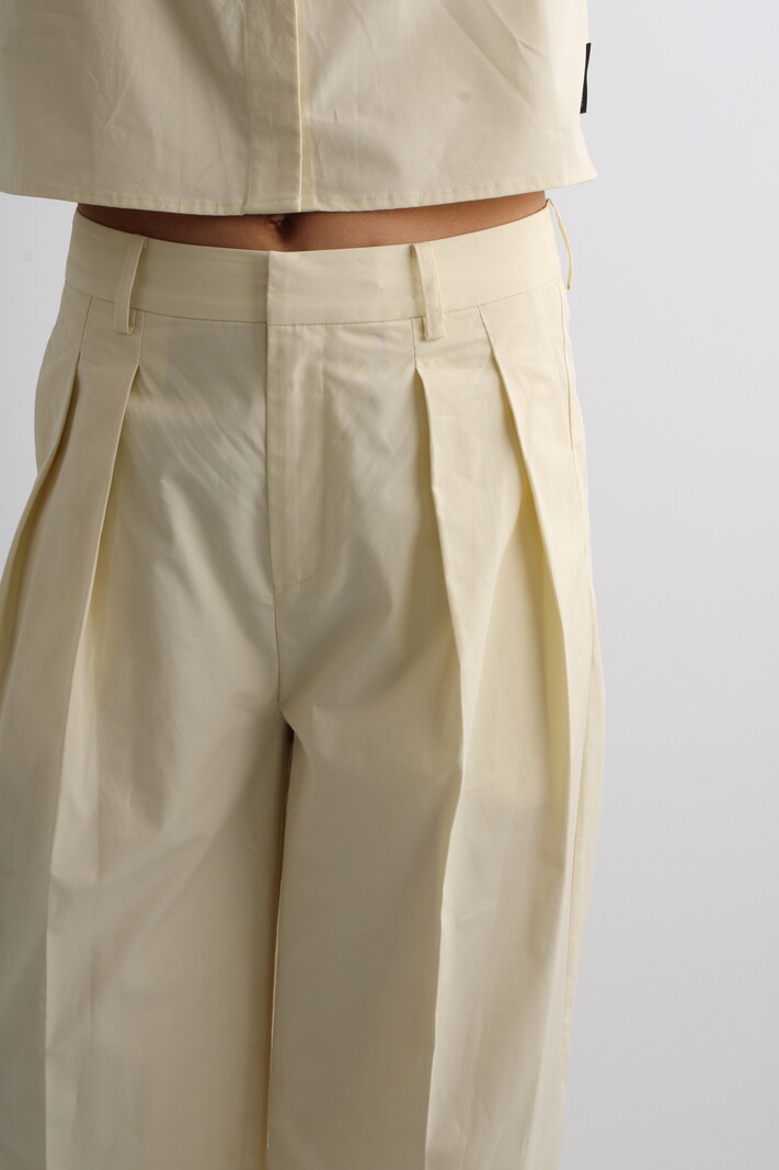 Isabelle Blanche Senza Trousers