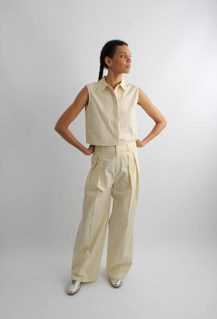 Isabelle Blanche Senza Trousers