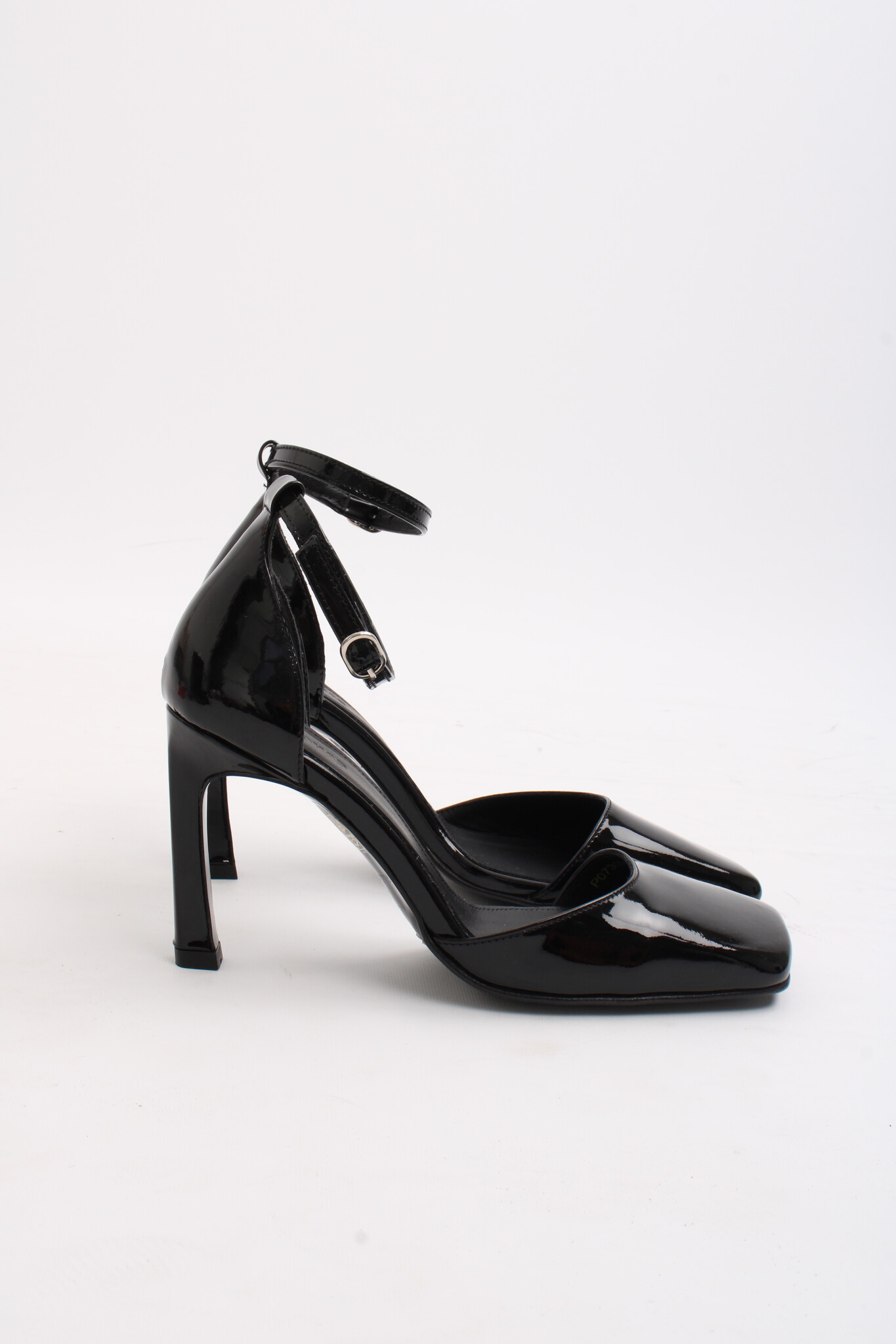 Alohas Onix Black Leather Pumps