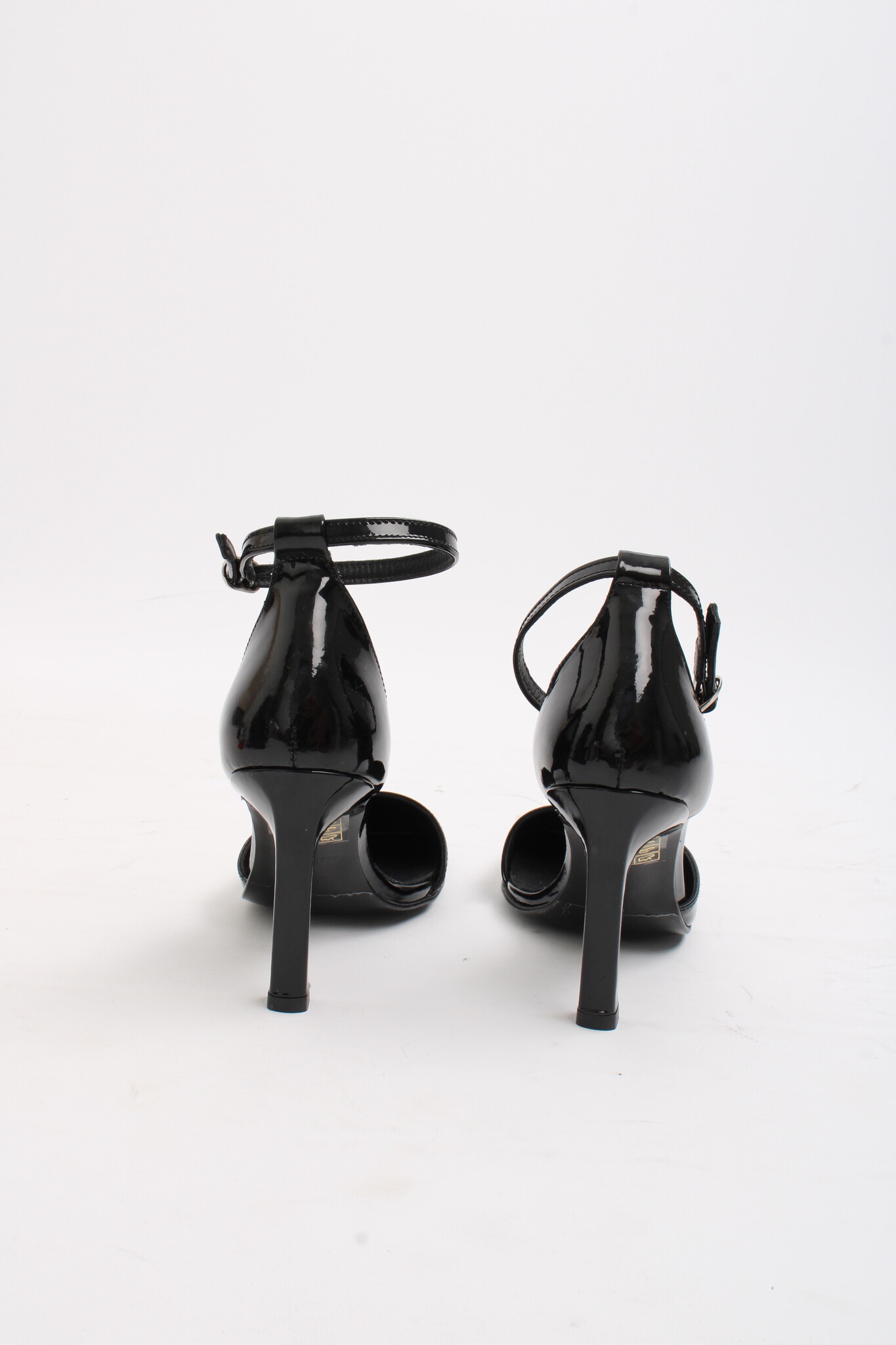 Alohas Onix Black Leather Pumps