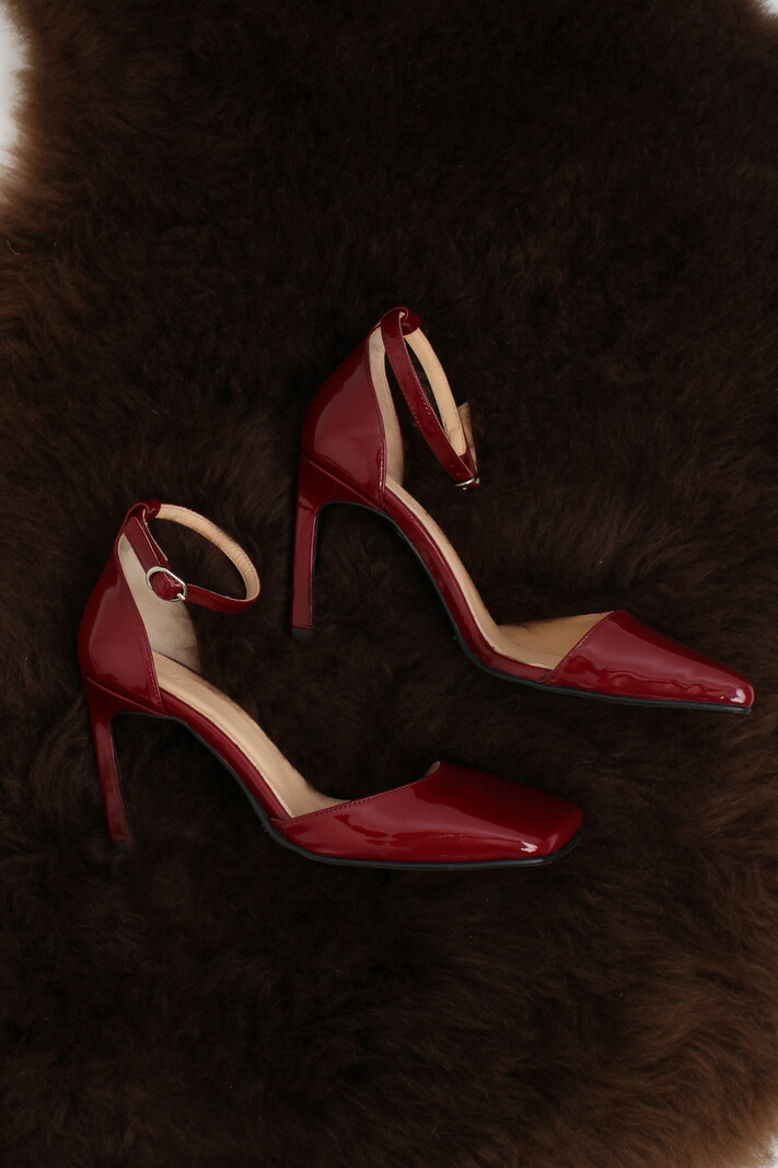 Alohas Onix Burgundy Leather pumps