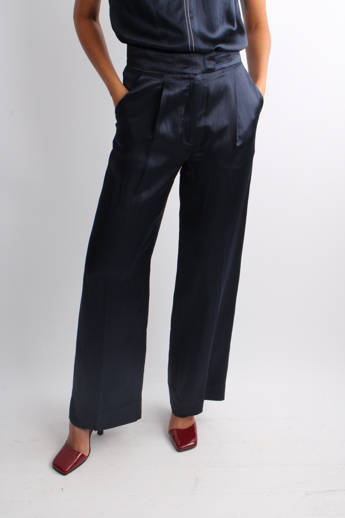 DAY Phoebe High Shine blend Trousers