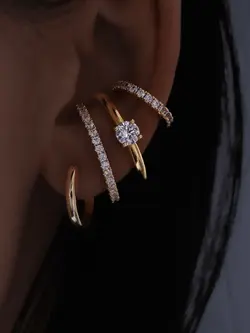 Billion Avenue Solitaire Hug Earstud
