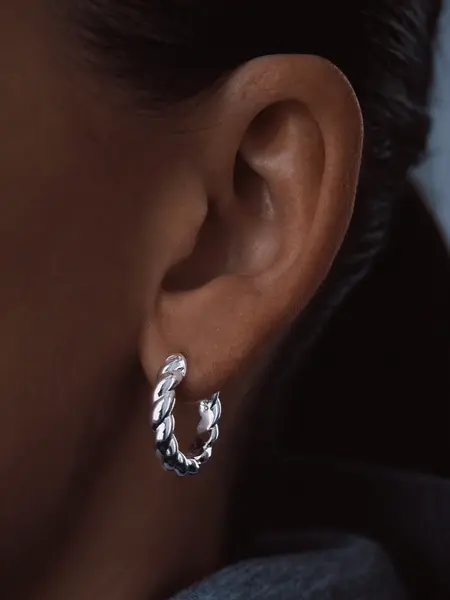 Billion Avenue Swirl Kos Earring