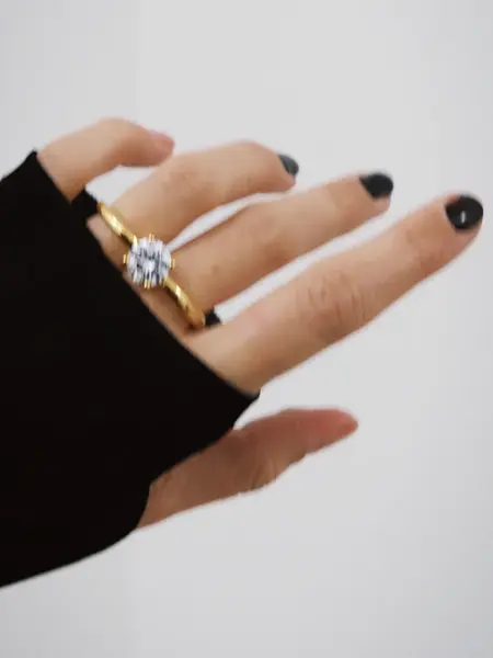 Billion Avenue Gaya Solitaire Ring