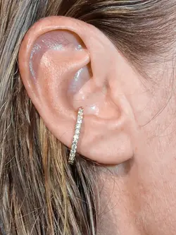 Billion Avenue Diamond Hug Earstud