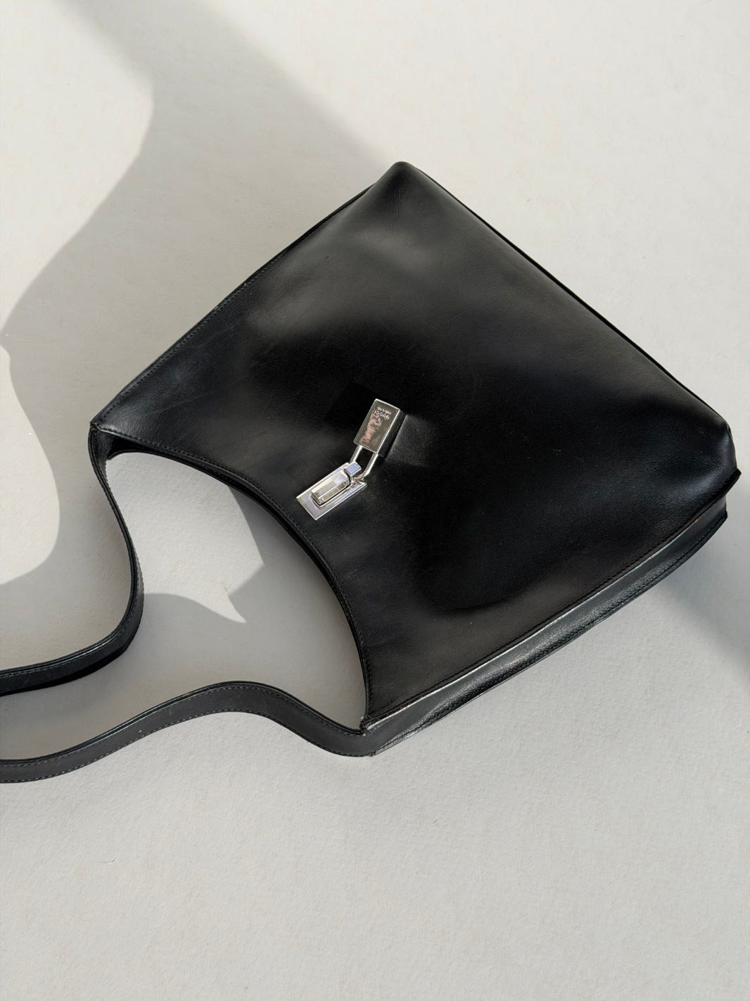 RR ARCHIVE Gucci Lock Leather Bag