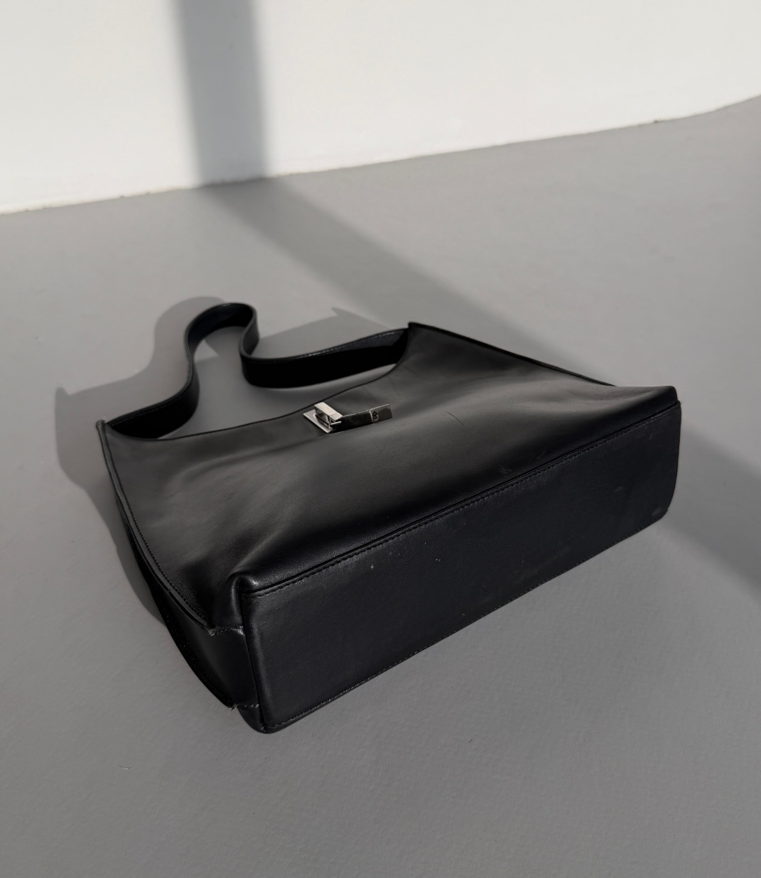 RR ARCHIVE Gucci Lock Leather Bag