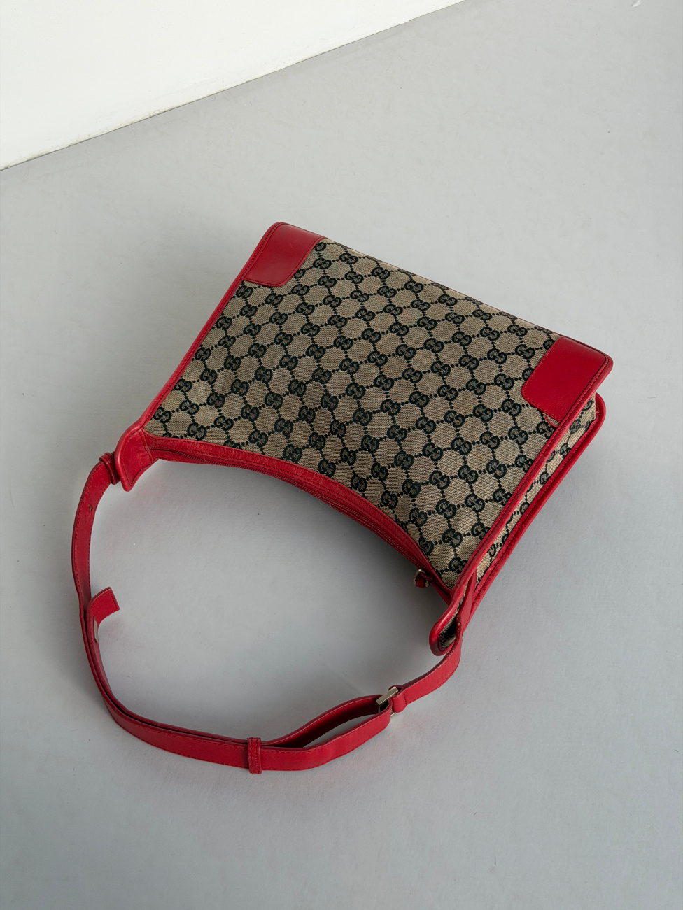 RR ARCHIVE Gucci GG Canvas Shoulder Bag