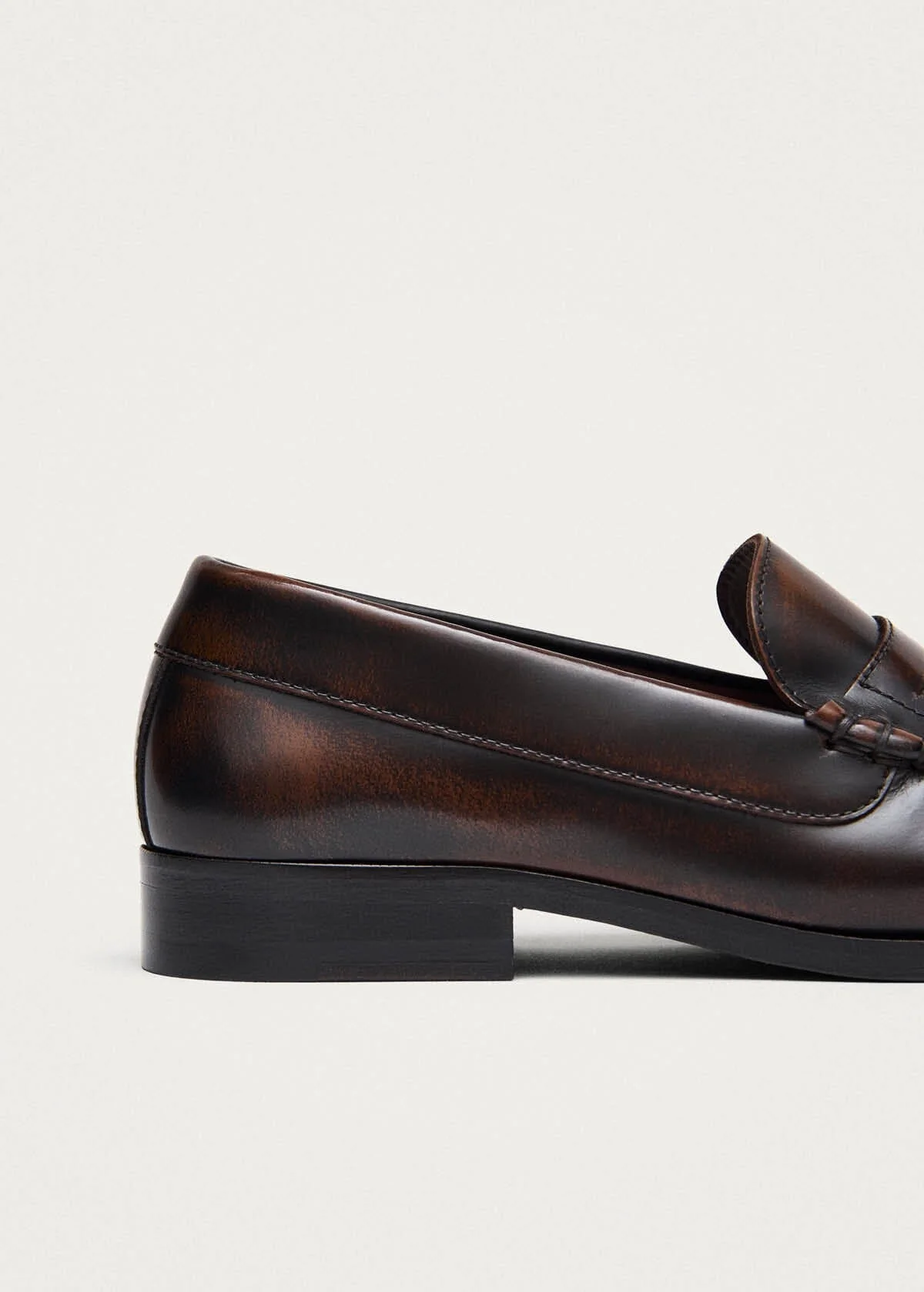 Alohas Rivet Brushed Leather Loafers