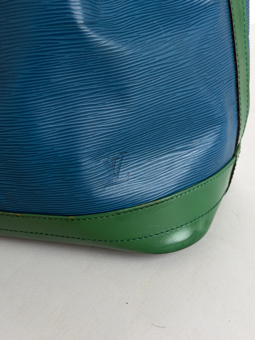RR ARCHIVE Louis Vuitton Epi Noé Bag