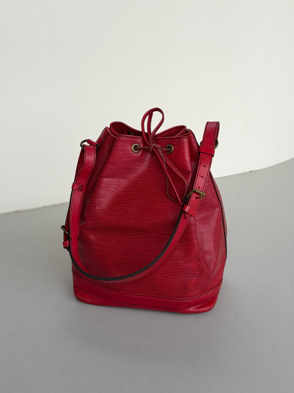 RR ARCHIVE Louis Vuitton Epi Noé Bag