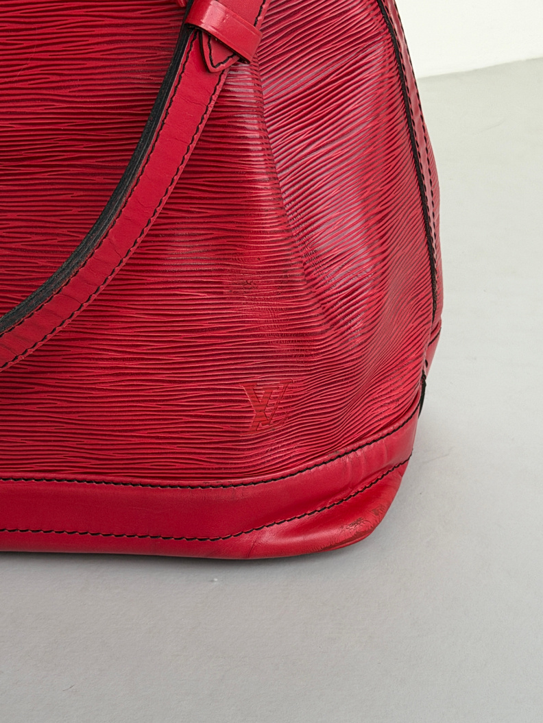 RR ARCHIVE Louis Vuitton Epi Noé Bag