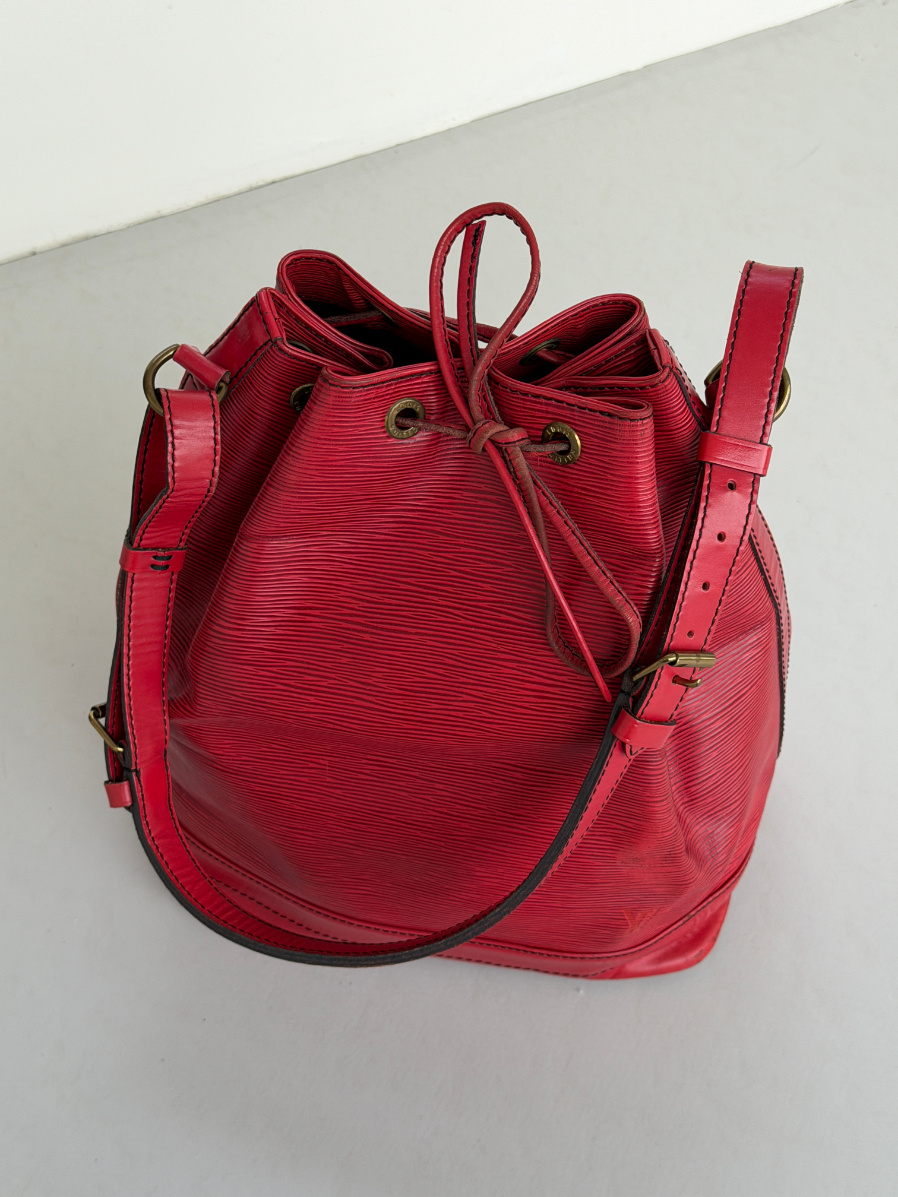 RR ARCHIVE Louis Vuitton Epi Noé Bag