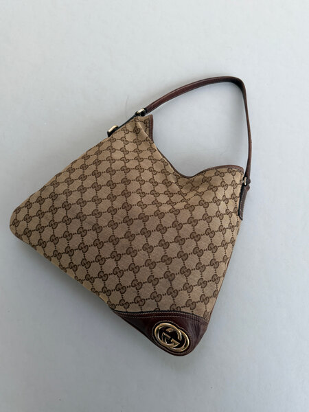 RR ARCHIVE Gucci GG Canvas Shoulder Bag
