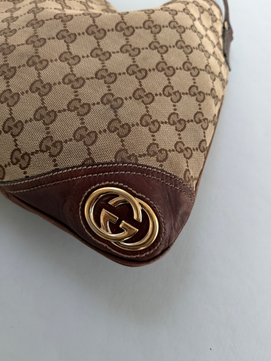 RR ARCHIVE Gucci GG Canvas Shoulder Bag