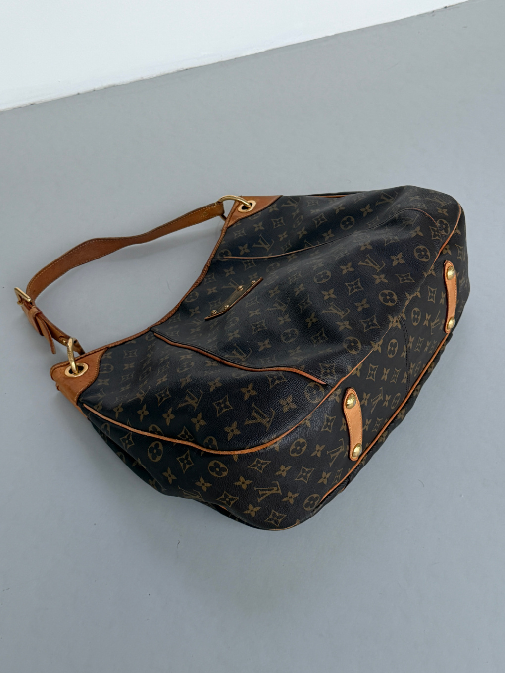 RR ARCHIVE Louis Vuitton Galliera Bag