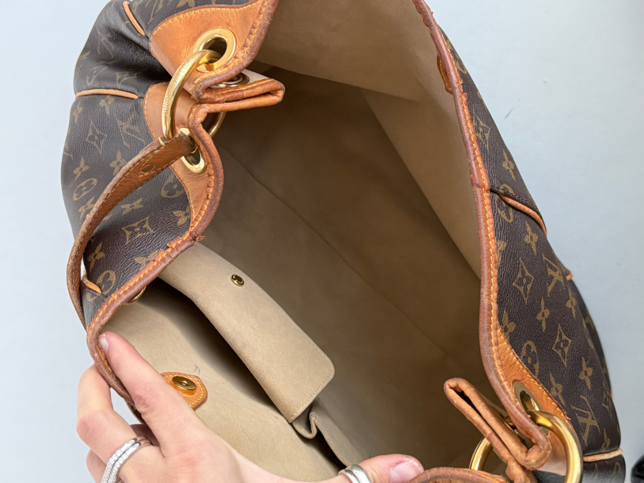 RR ARCHIVE Louis Vuitton Galliera Bag