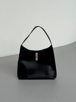 RR ARCHIVE Gucci Lock Leather Bag