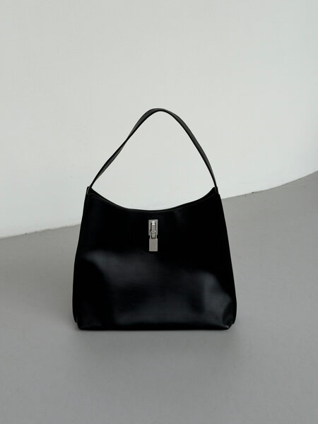 RR ARCHIVE Gucci Lock Leather Bag