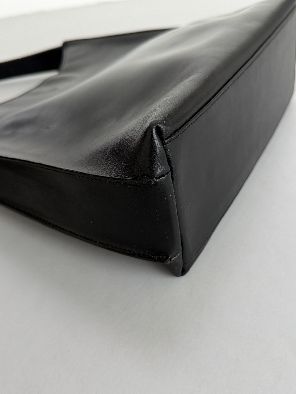 RR ARCHIVE Gucci Lock Leather Bag