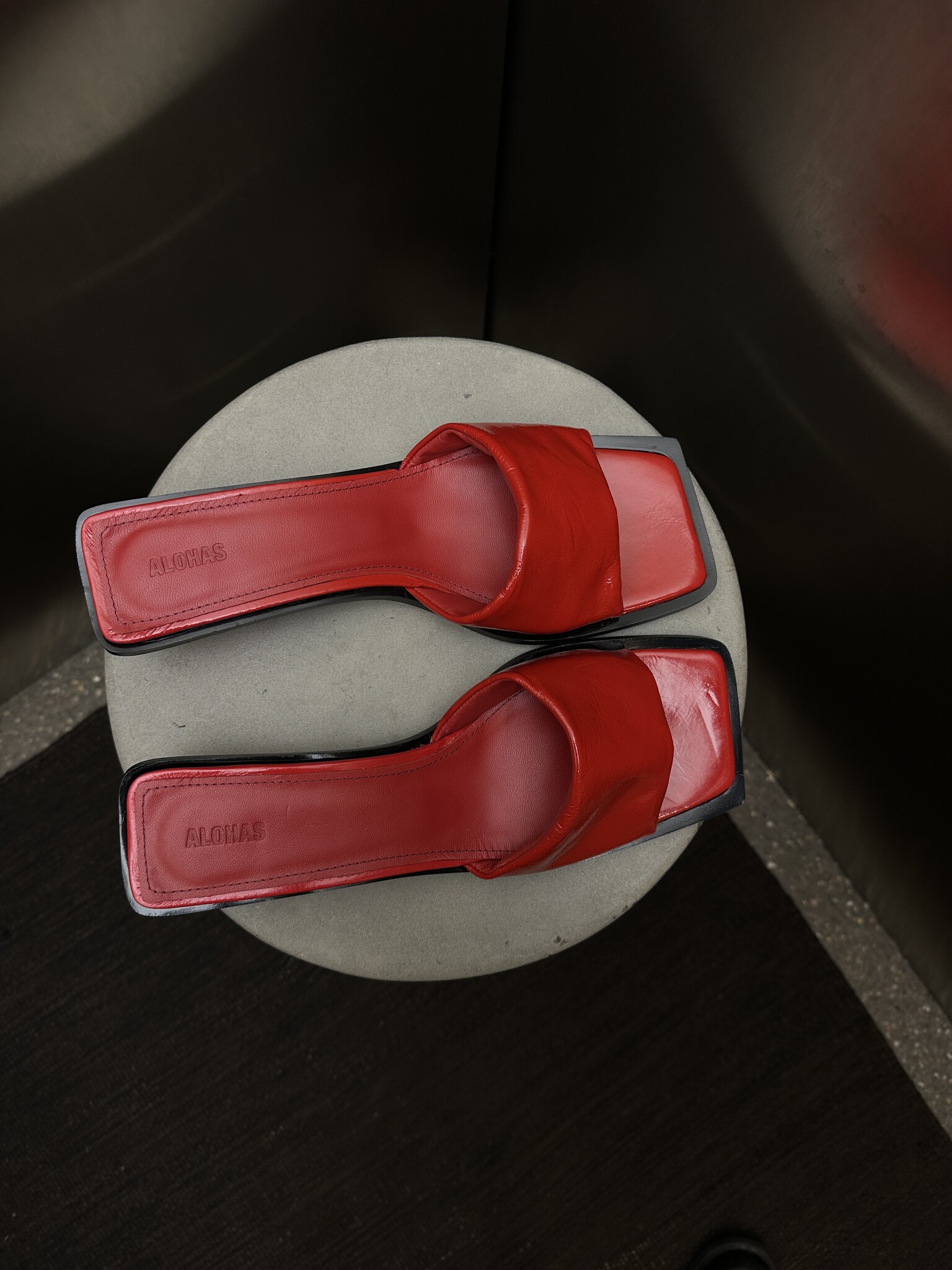 Alohas Kia Onix Leather Kitten Heels