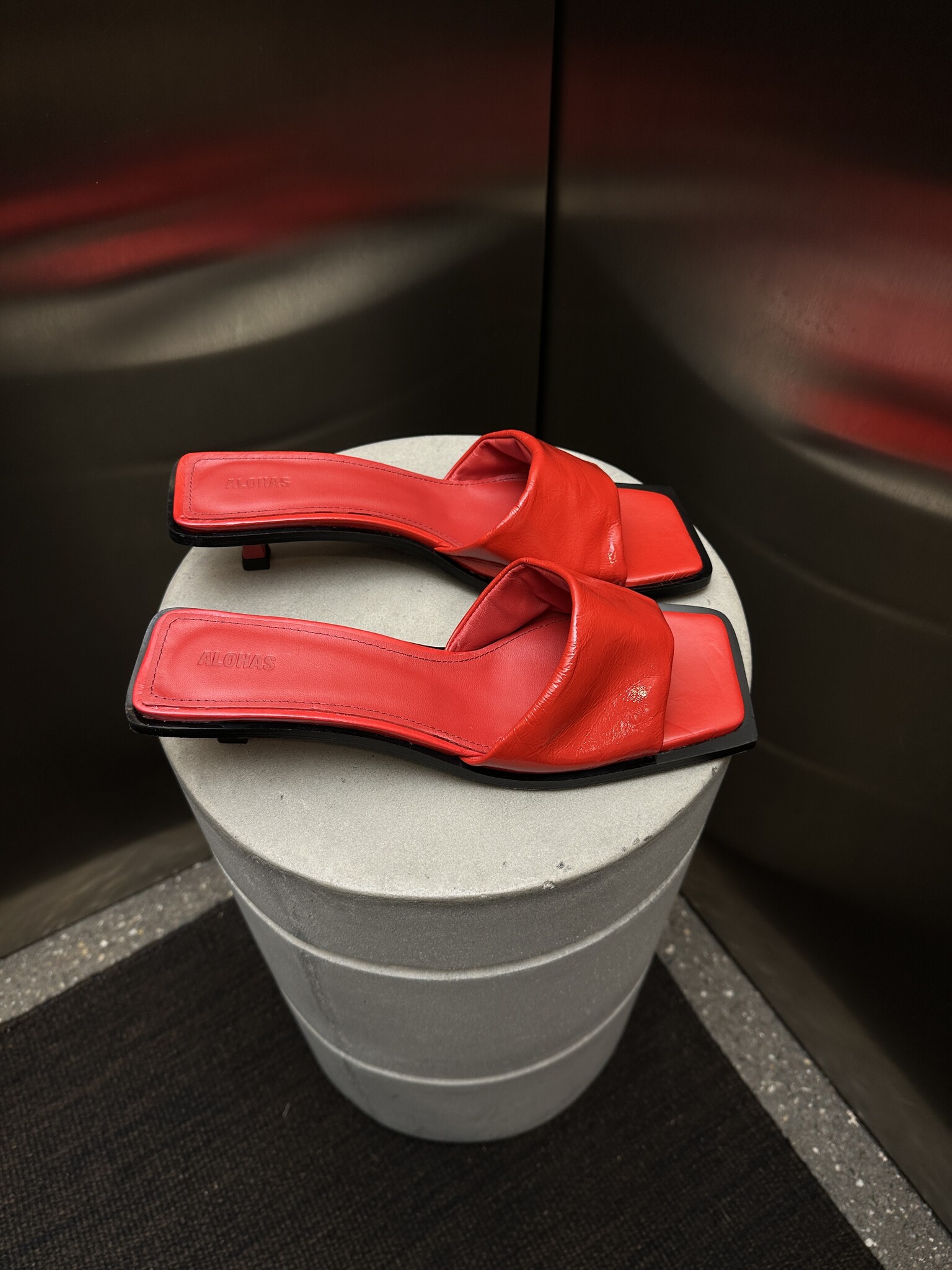 Alohas Kia Onix Leather Kitten Heels