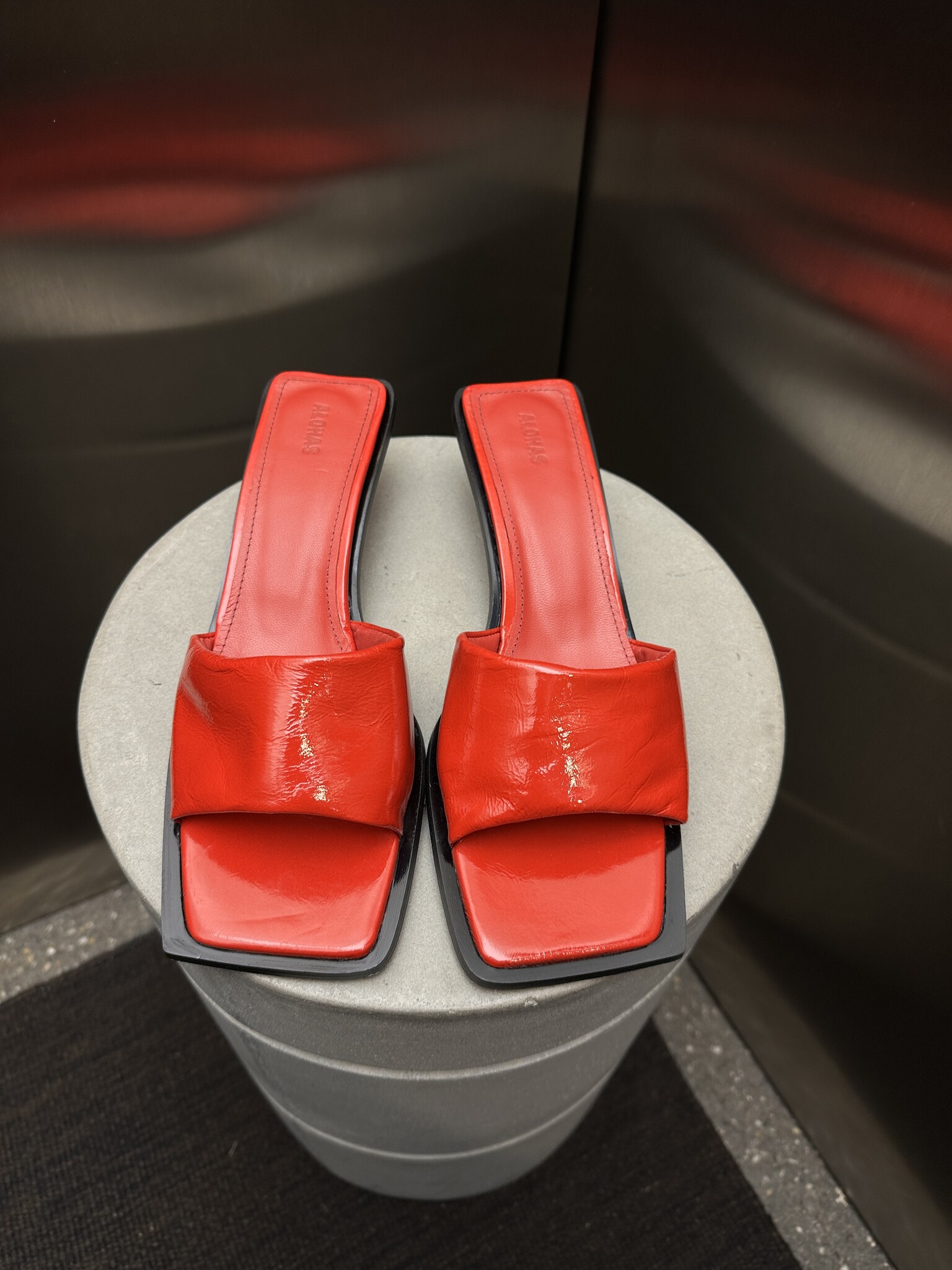 Alohas Kia Onix Leather Kitten Heels