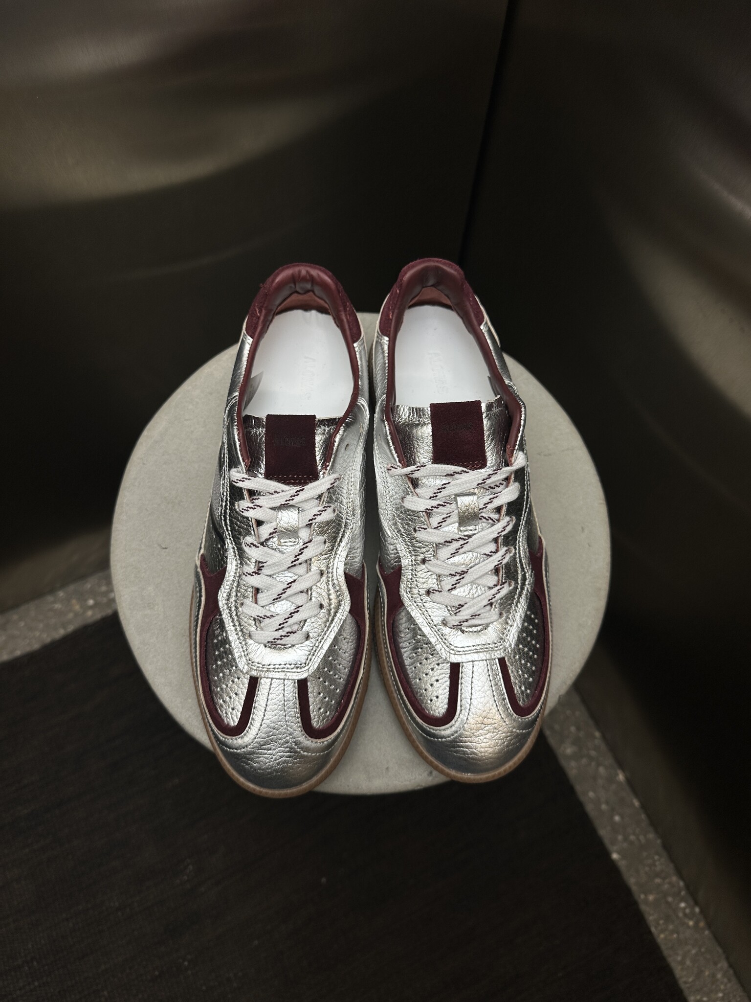 Alohas Grain Shimmer Leather Sneakers