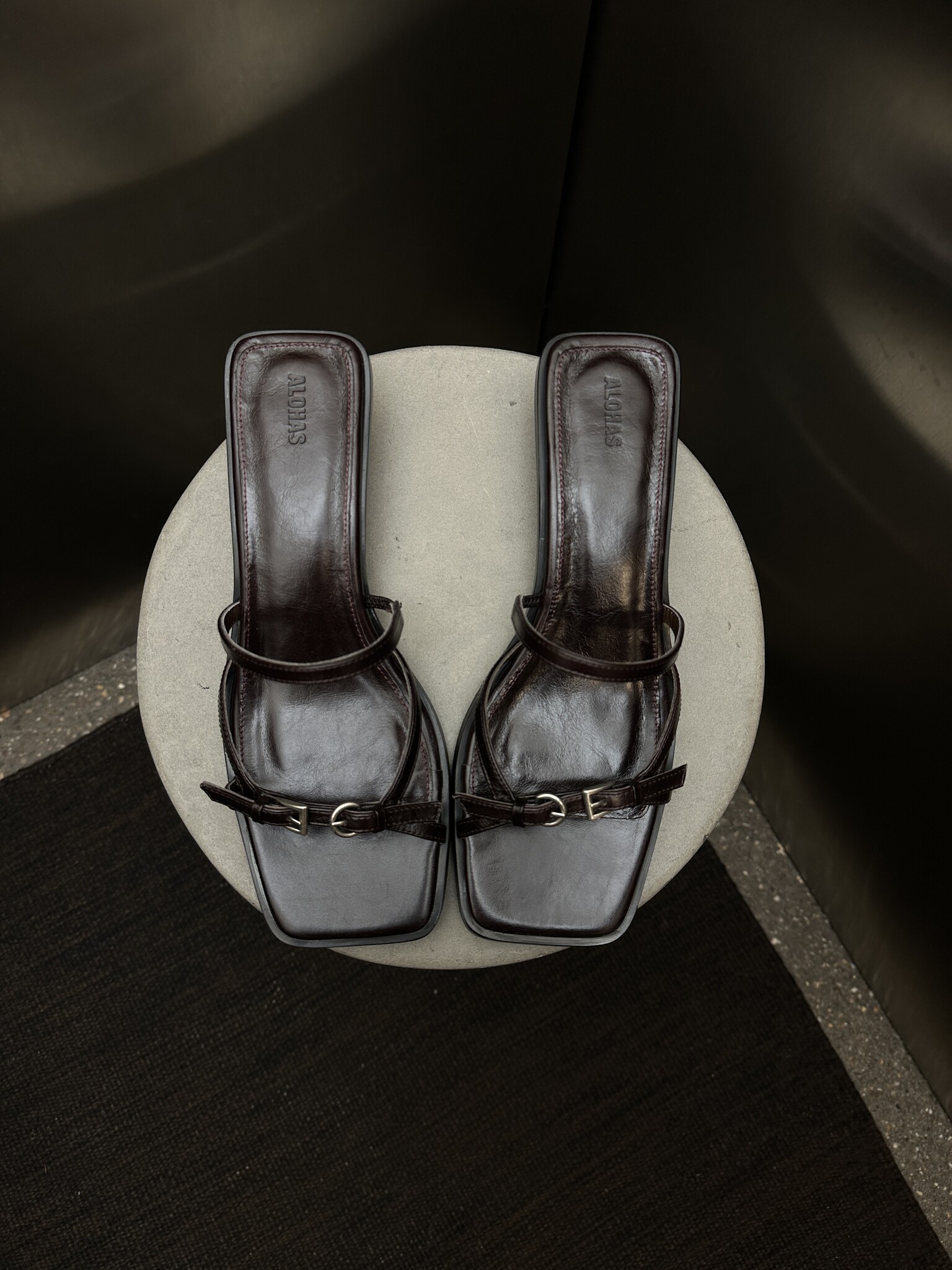 Alohas Liko Rift Leather Kitten Heels