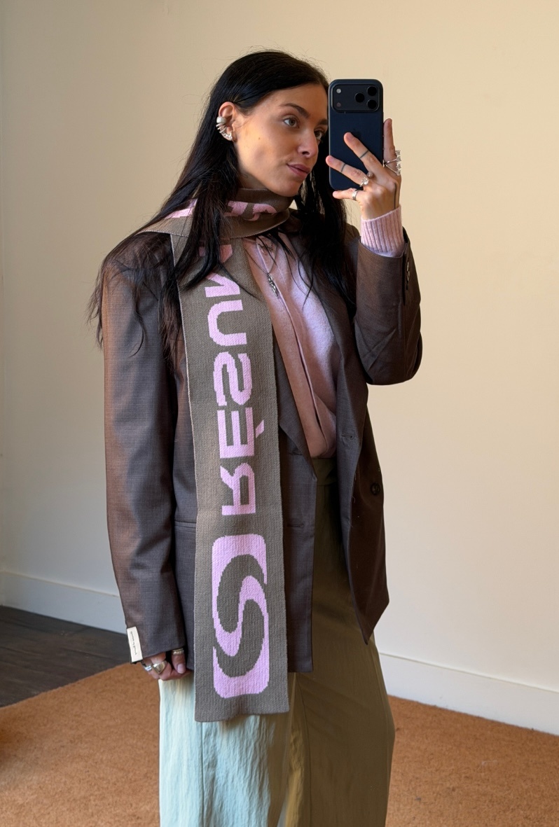 Résumé Mirabel Scarf