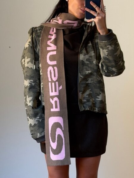 Résumé Mirabel Scarf