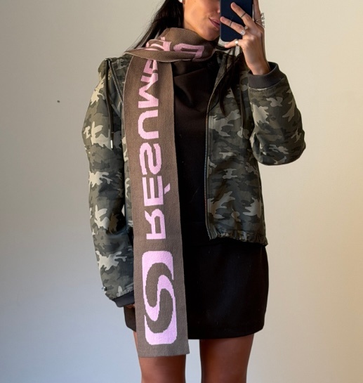 Résumé Mirabel Scarf